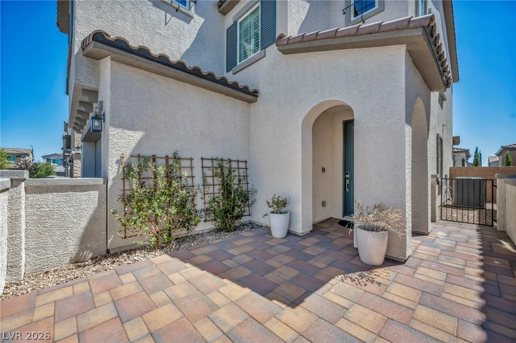 8910 Felker, Las Vegas, NV 89166