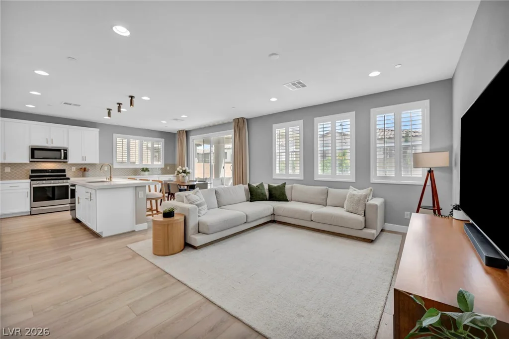 8910 Felker, Las Vegas, NV 89166