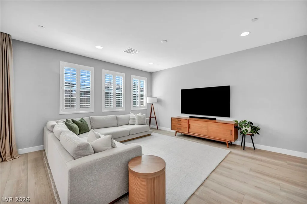 8910 Felker, Las Vegas, NV 89166