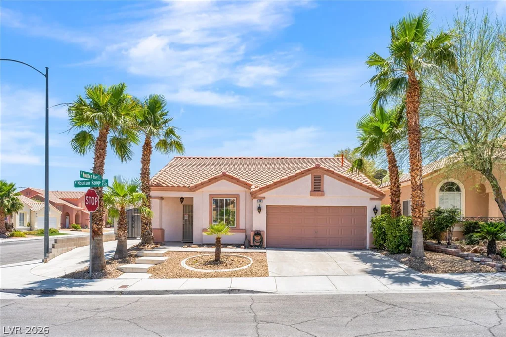 9301 Mountain Range, Las Vegas, NV 89129