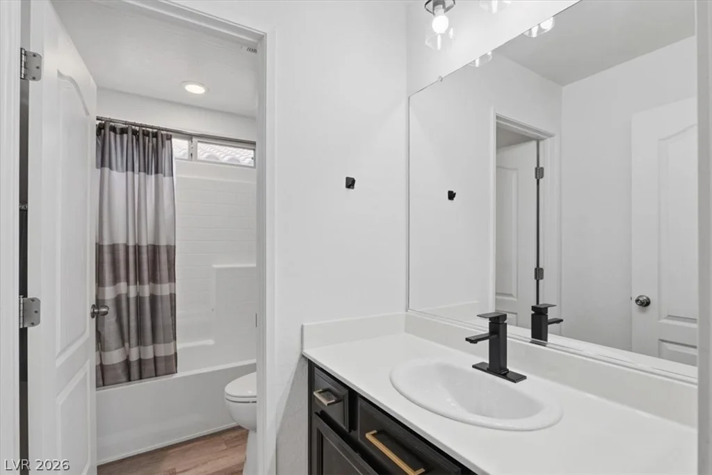 7659 Jasmine Falls, Las Vegas, NV 89179