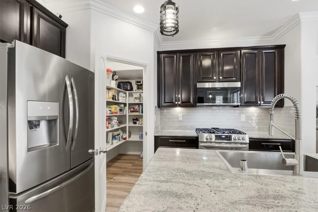 7659 Jasmine Falls, Las Vegas, NV 89179