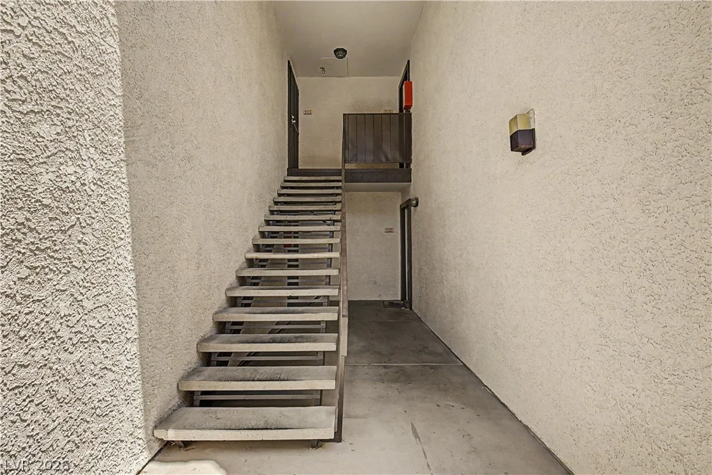 2451 Rainbow, Las Vegas, NV 89108