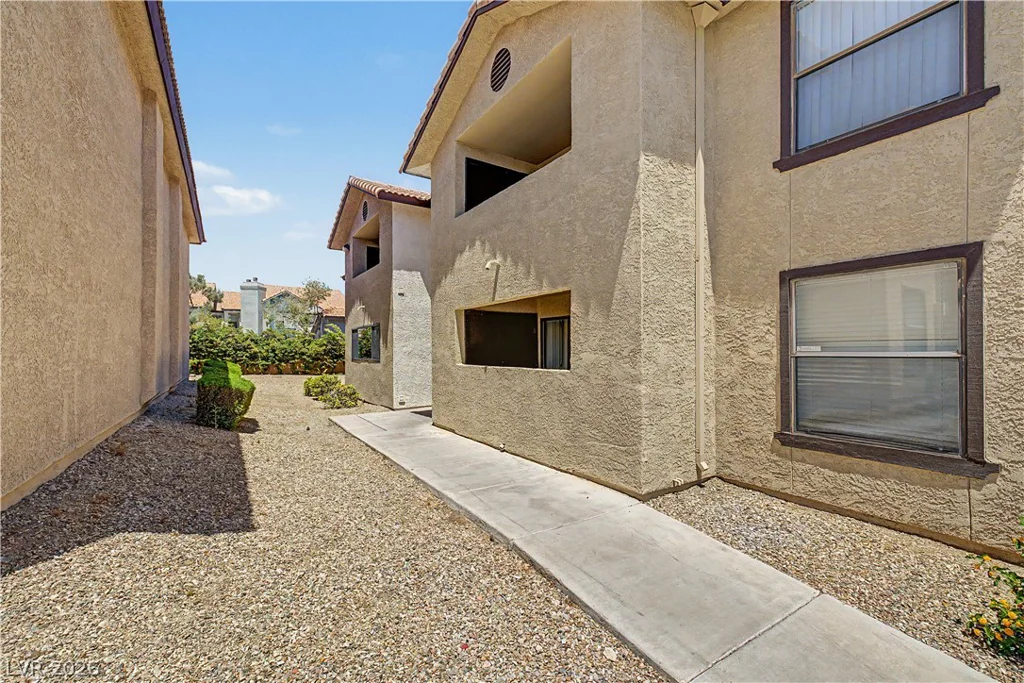 2451 Rainbow, Las Vegas, NV 89108