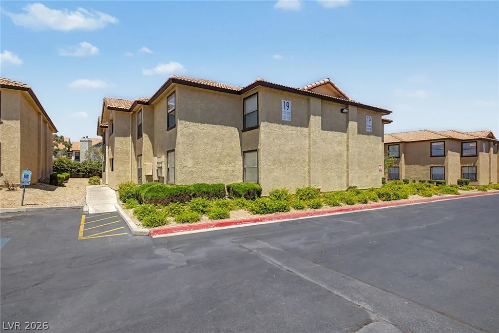 2451 Rainbow, Las Vegas, NV 89108