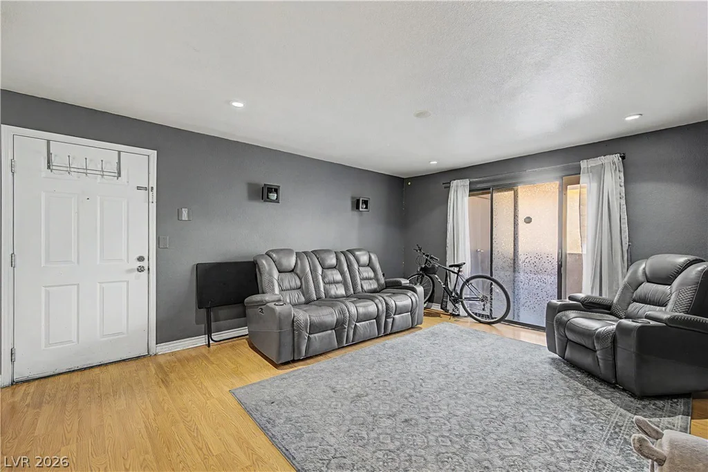 2451 Rainbow, Las Vegas, NV 89108