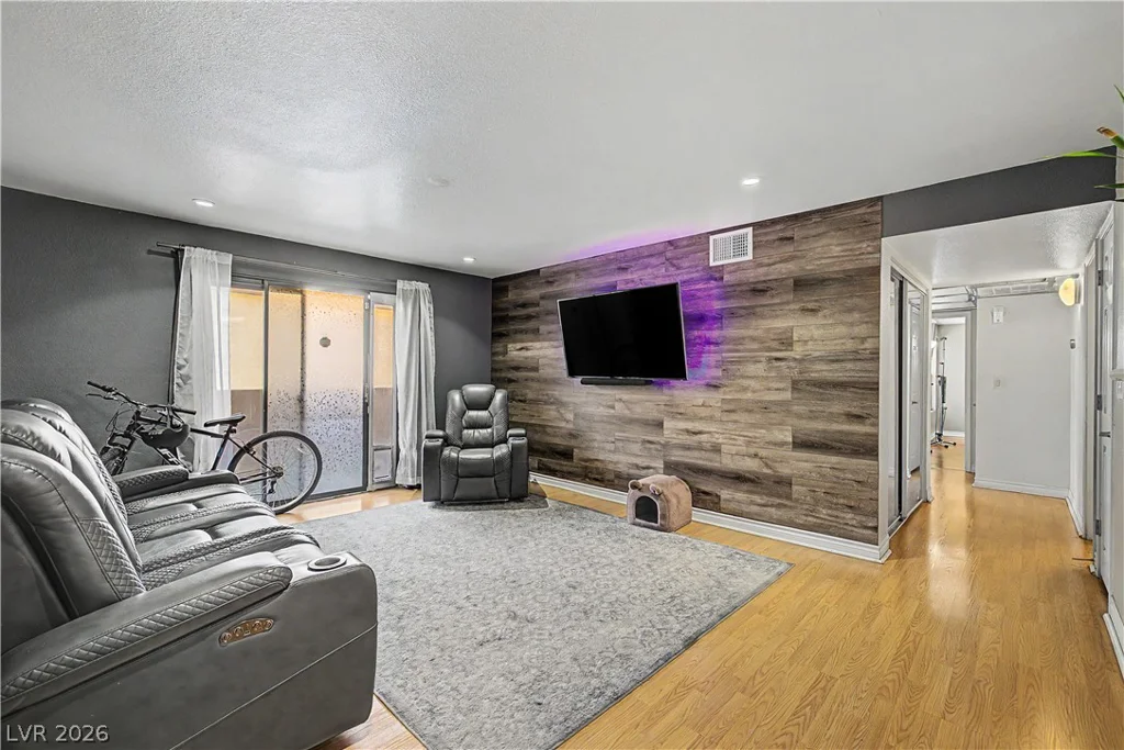 2451 Rainbow, Las Vegas, NV 89108