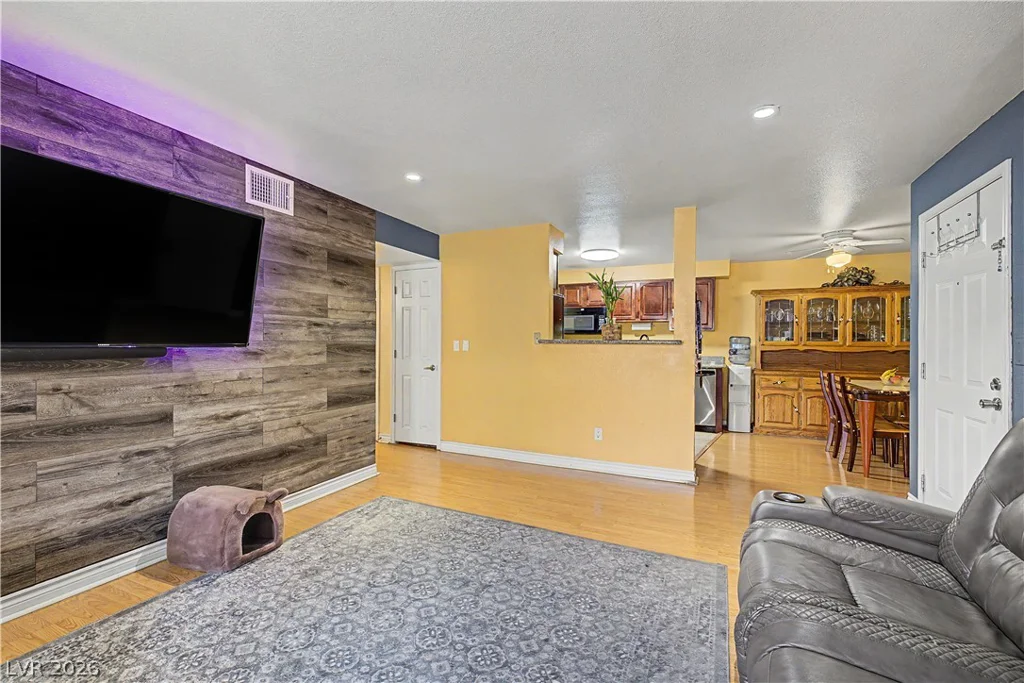 2451 Rainbow, Las Vegas, NV 89108