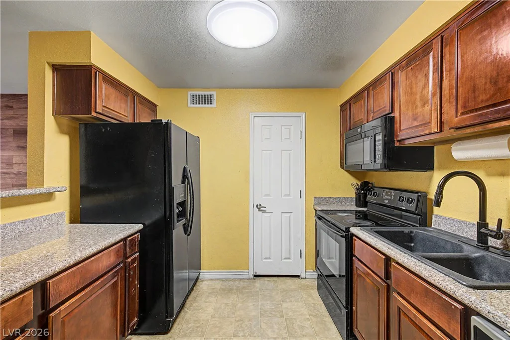 2451 Rainbow, Las Vegas, NV 89108