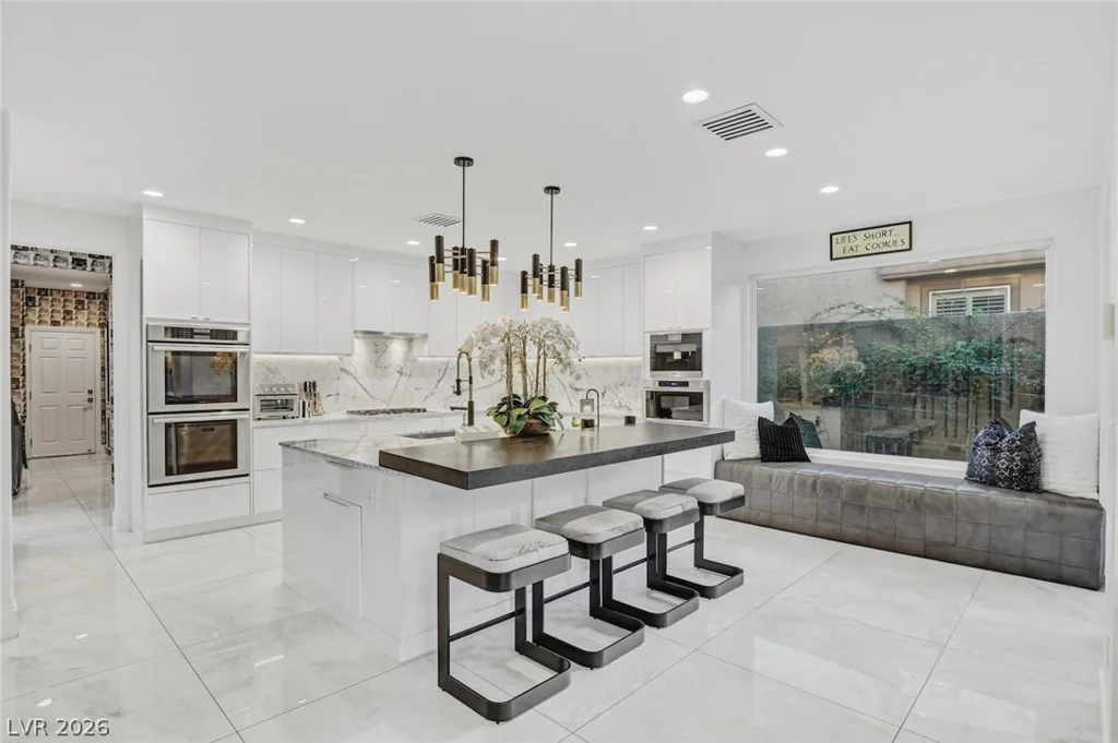 10736 Penhurst, Las Vegas, NV 89135