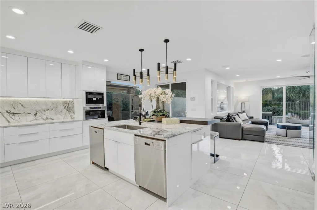 10736 Penhurst, Las Vegas, NV 89135