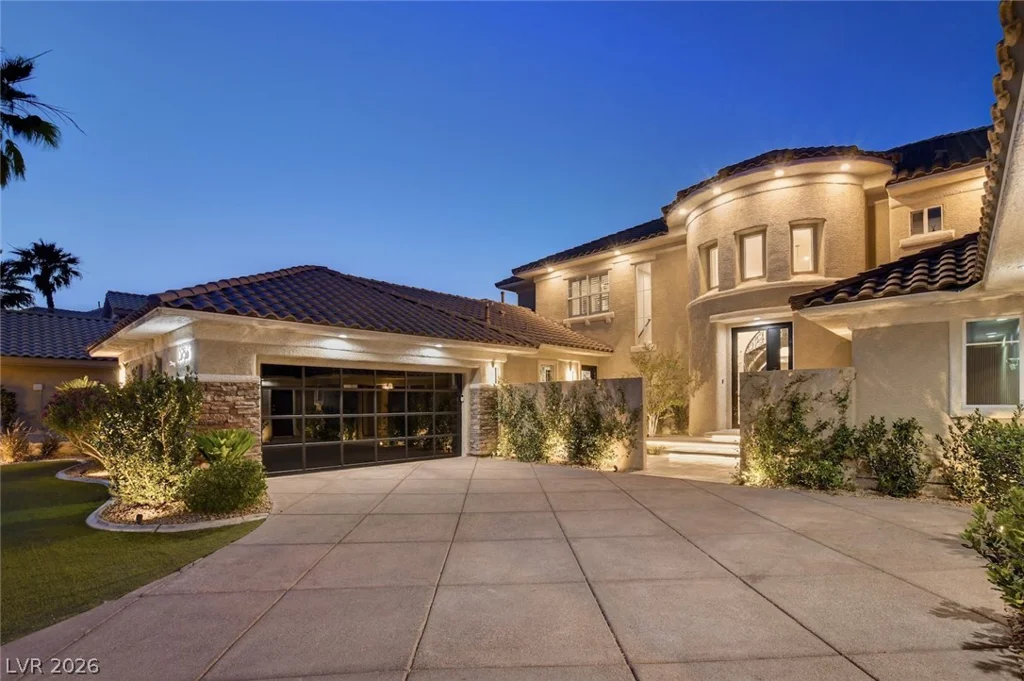 10736 Penhurst, Las Vegas, NV 89135