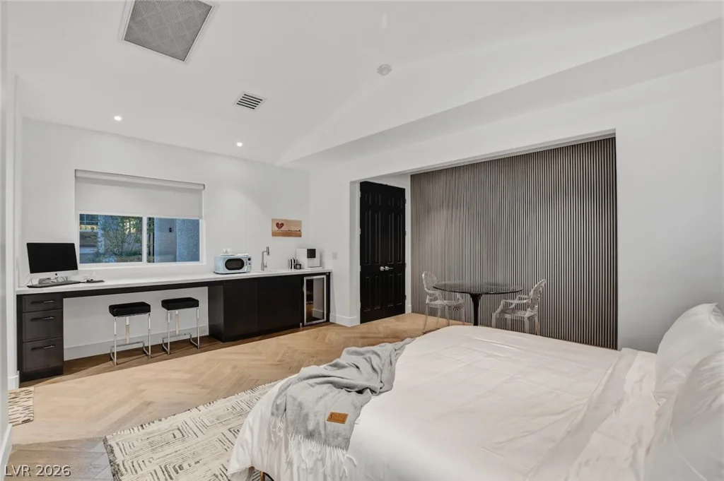 10736 Penhurst, Las Vegas, NV 89135
