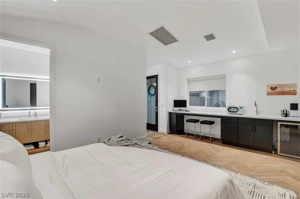 10736 Penhurst, Las Vegas, NV 89135