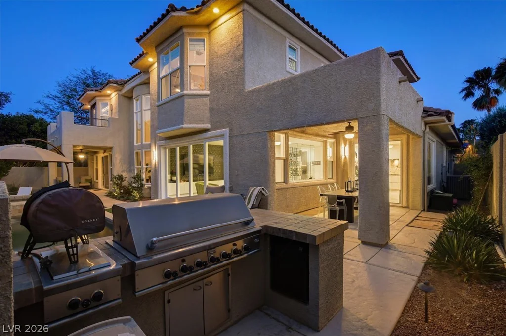 10736 Penhurst, Las Vegas, NV 89135