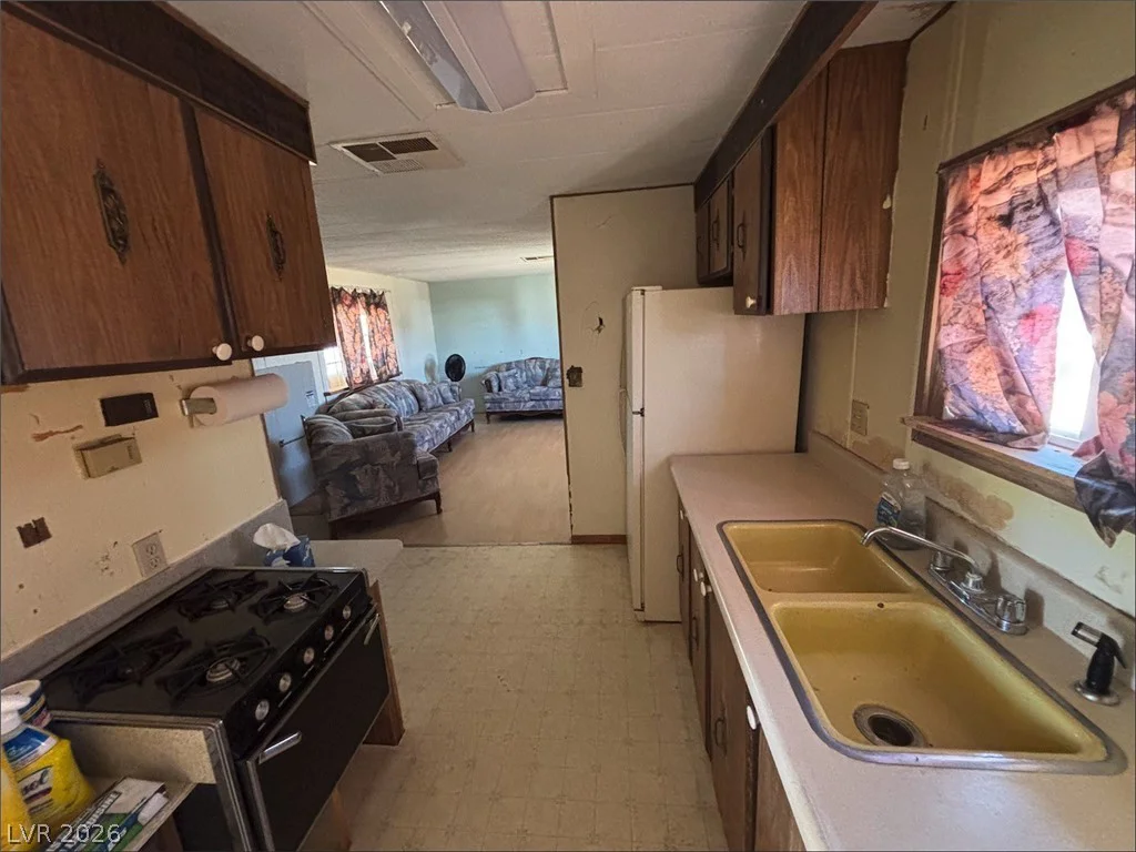 1301 Manse, Pahrump, NV 89048