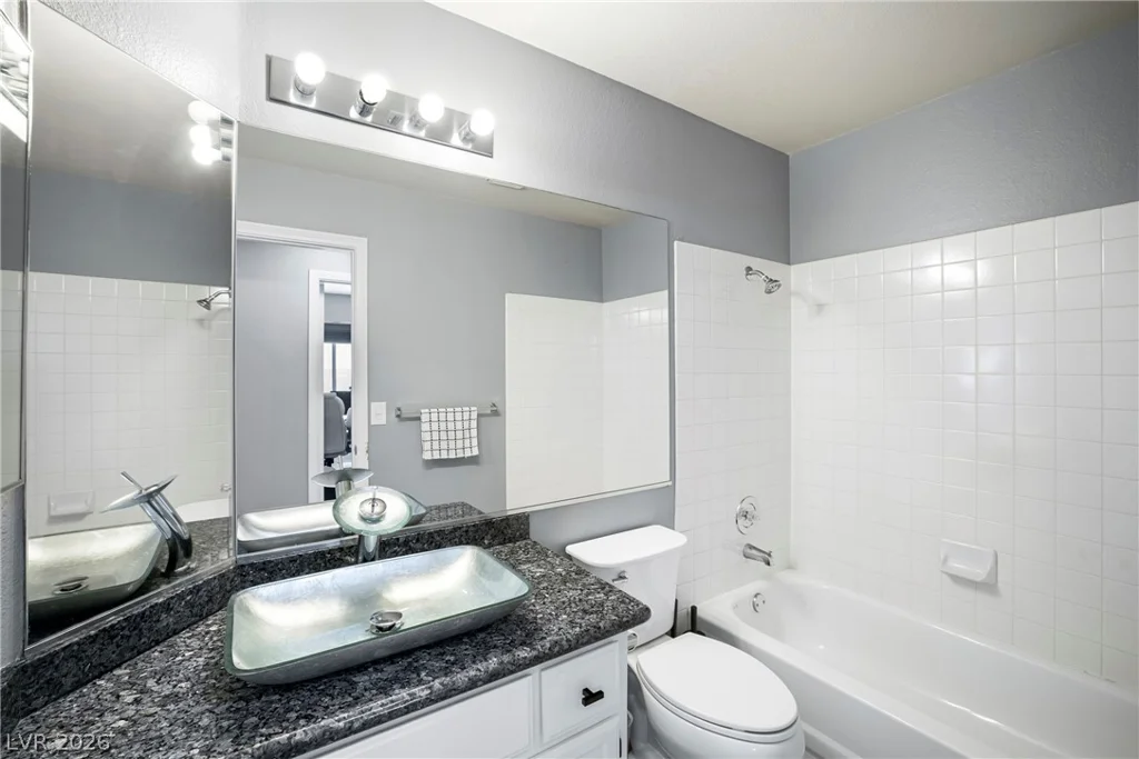 2125 Harbor Cliff, Las Vegas, NV 89128