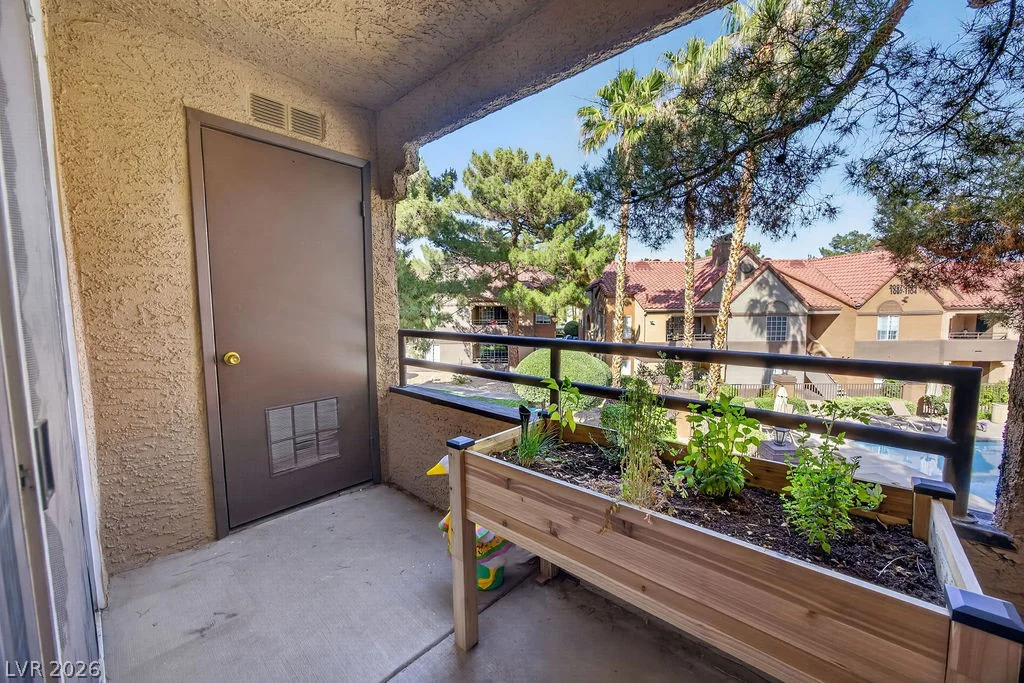 2200 Fort Apache, Las Vegas, NV 89117