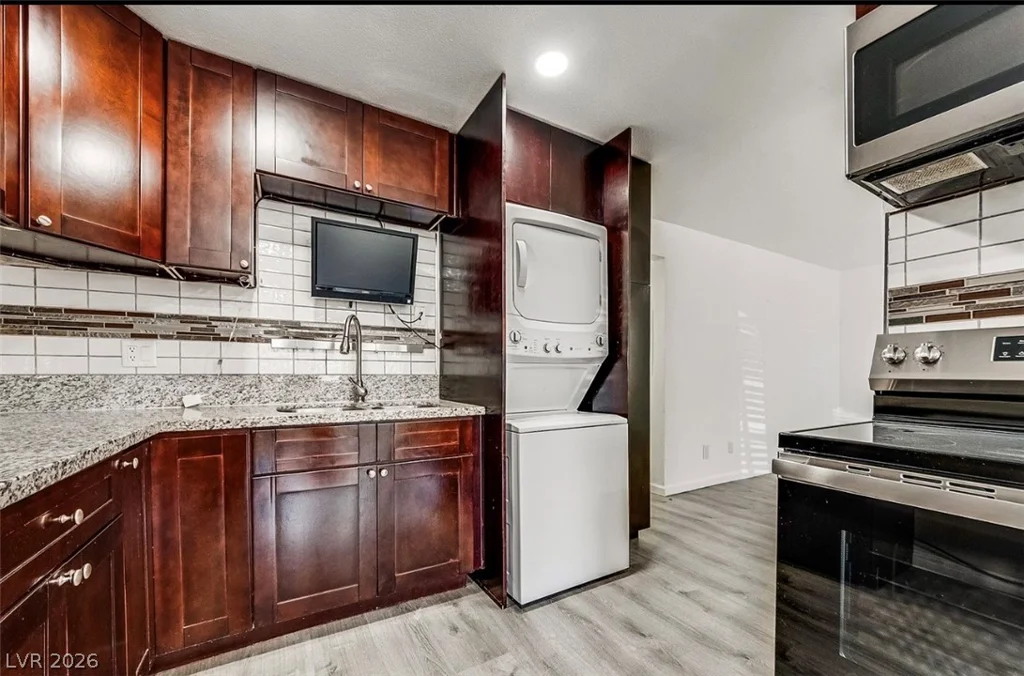 6208 Ilanos, Las Vegas, NV 89108