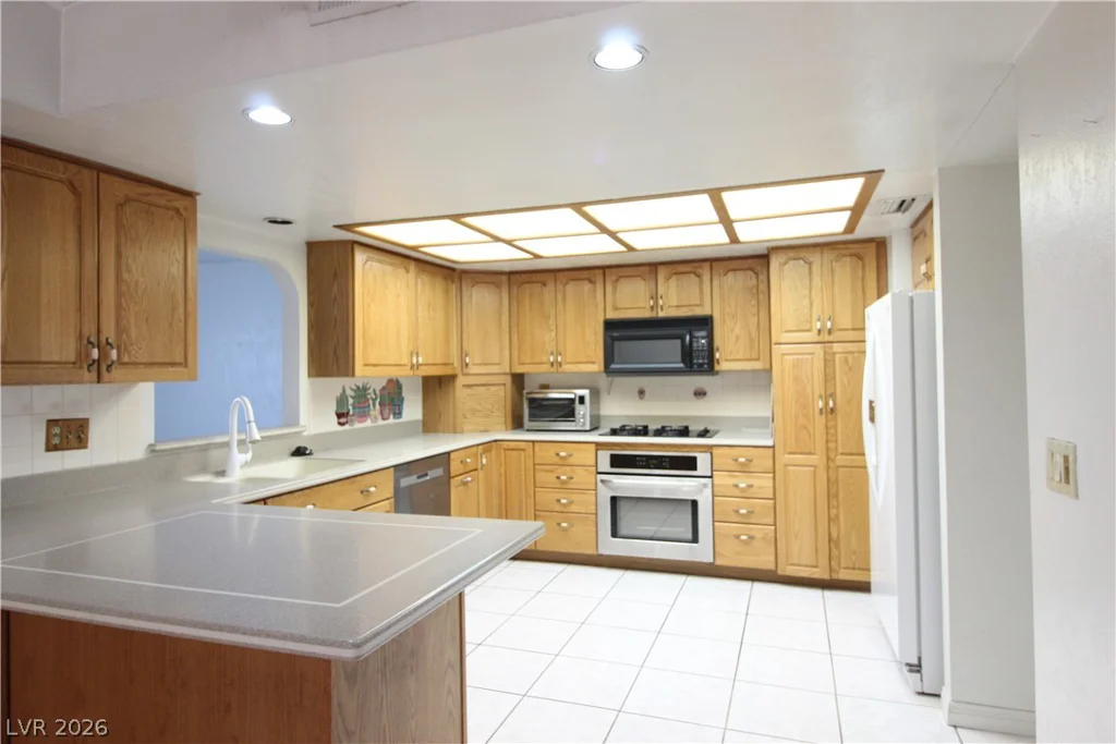 3320 Delderfield, Las Vegas, NV 89121