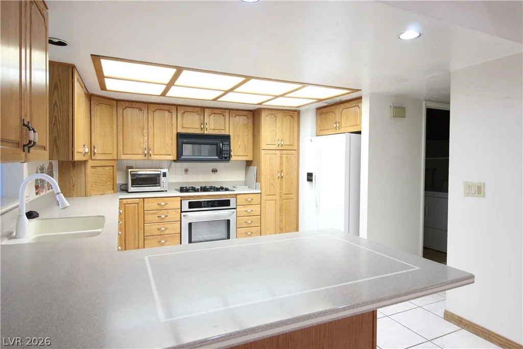3320 Delderfield, Las Vegas, NV 89121