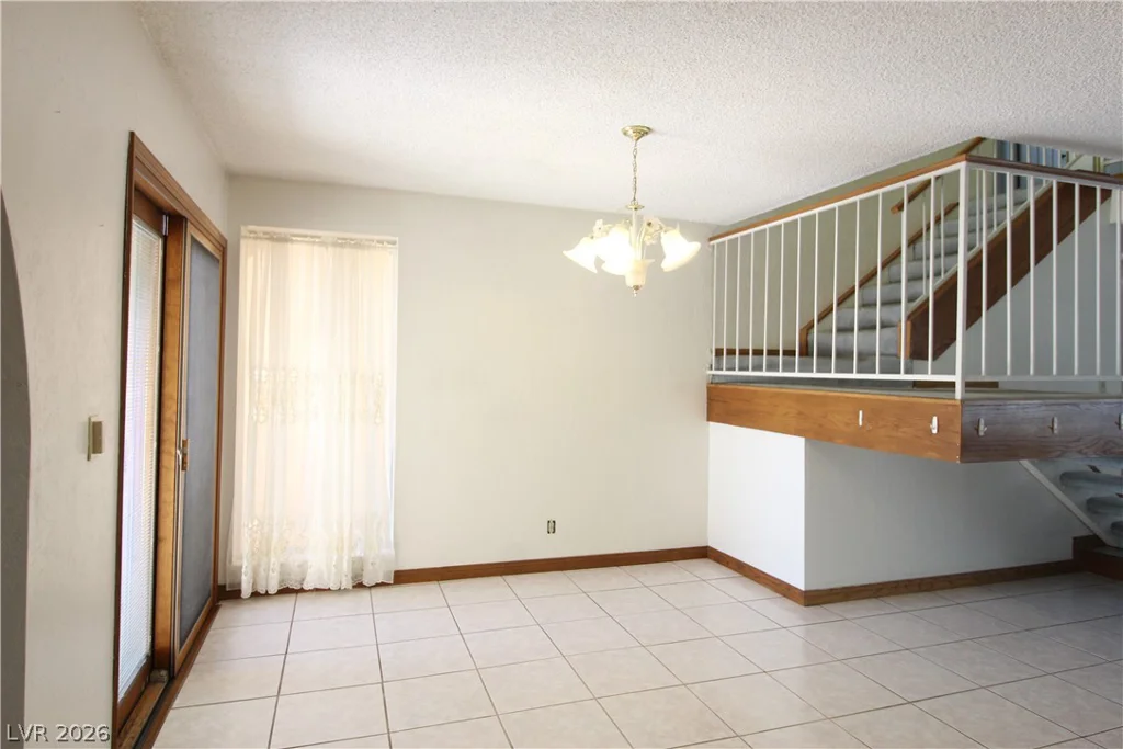 3320 Delderfield, Las Vegas, NV 89121