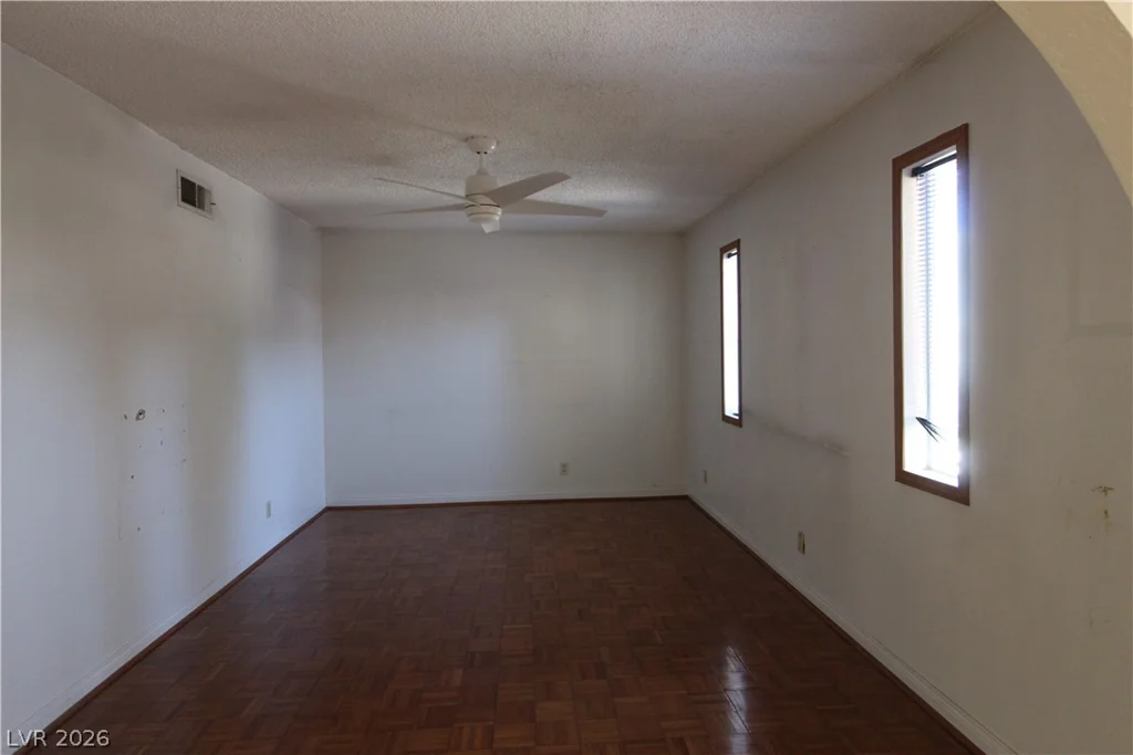 3320 Delderfield, Las Vegas, NV 89121