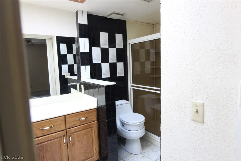 3320 Delderfield, Las Vegas, NV 89121