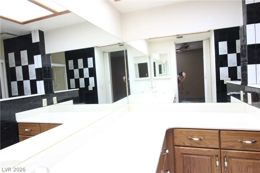 3320 Delderfield, Las Vegas, NV 89121