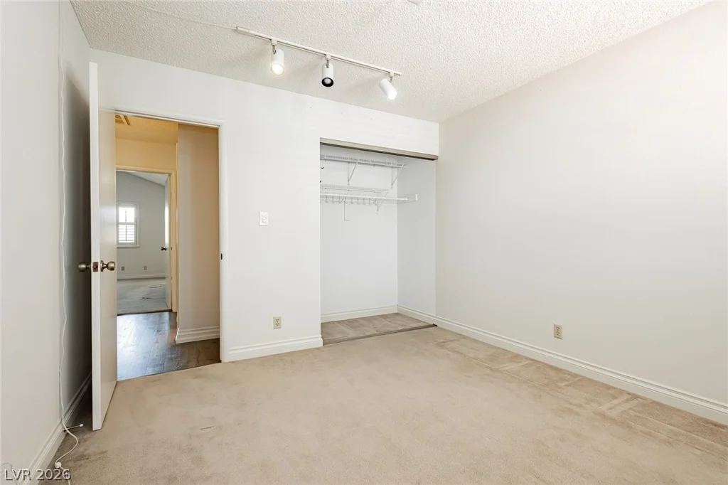 956 Eldorado, Las Vegas, NV 89123