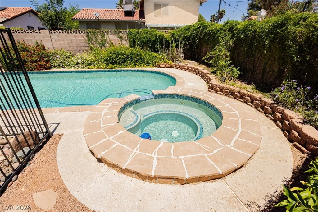 956 Eldorado, Las Vegas, NV 89123