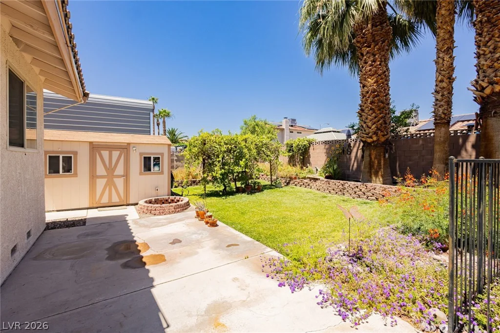 956 Eldorado, Las Vegas, NV 89123
