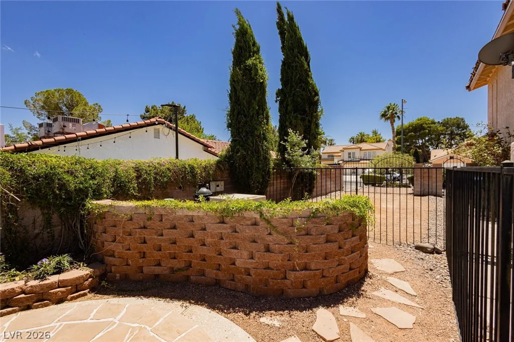 956 Eldorado, Las Vegas, NV 89123