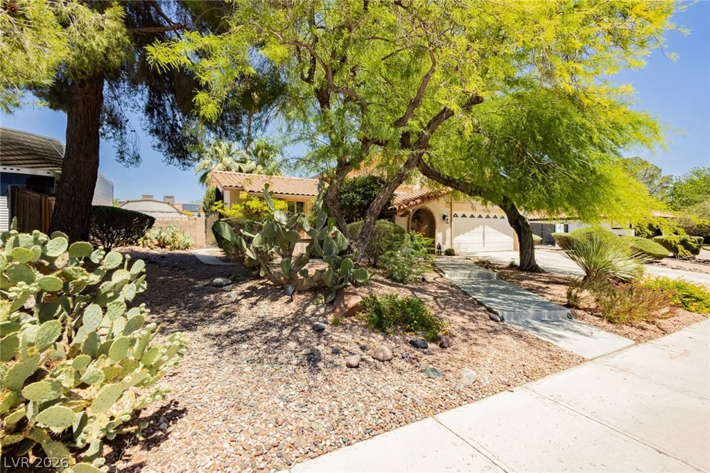 956 Eldorado, Las Vegas, NV 89123
