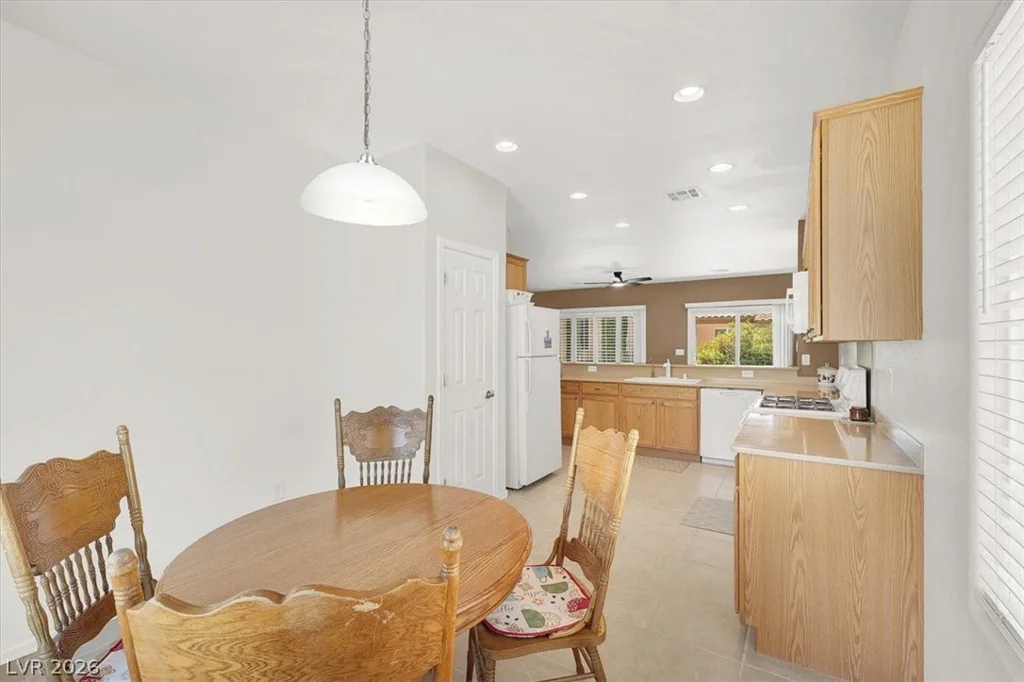 2101 Sawtooth Mountain, Henderson, NV 89044