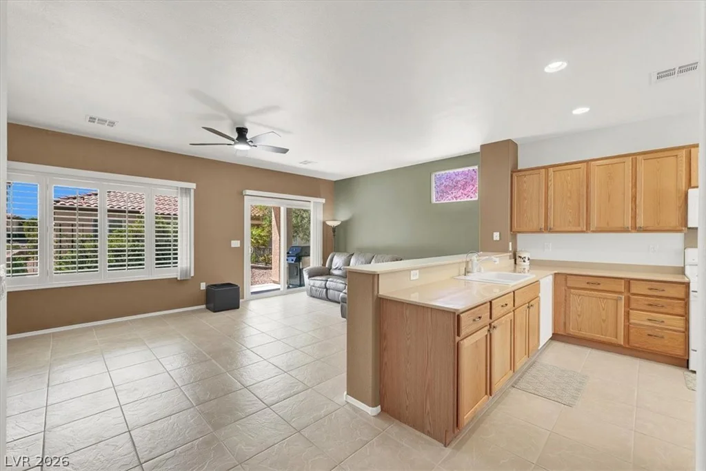 2101 Sawtooth Mountain, Henderson, NV 89044