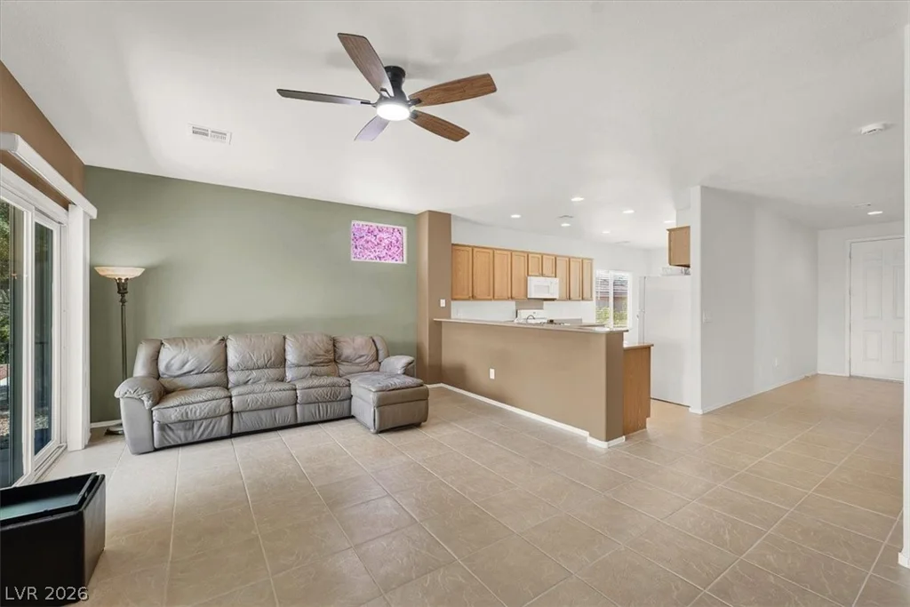 2101 Sawtooth Mountain, Henderson, NV 89044