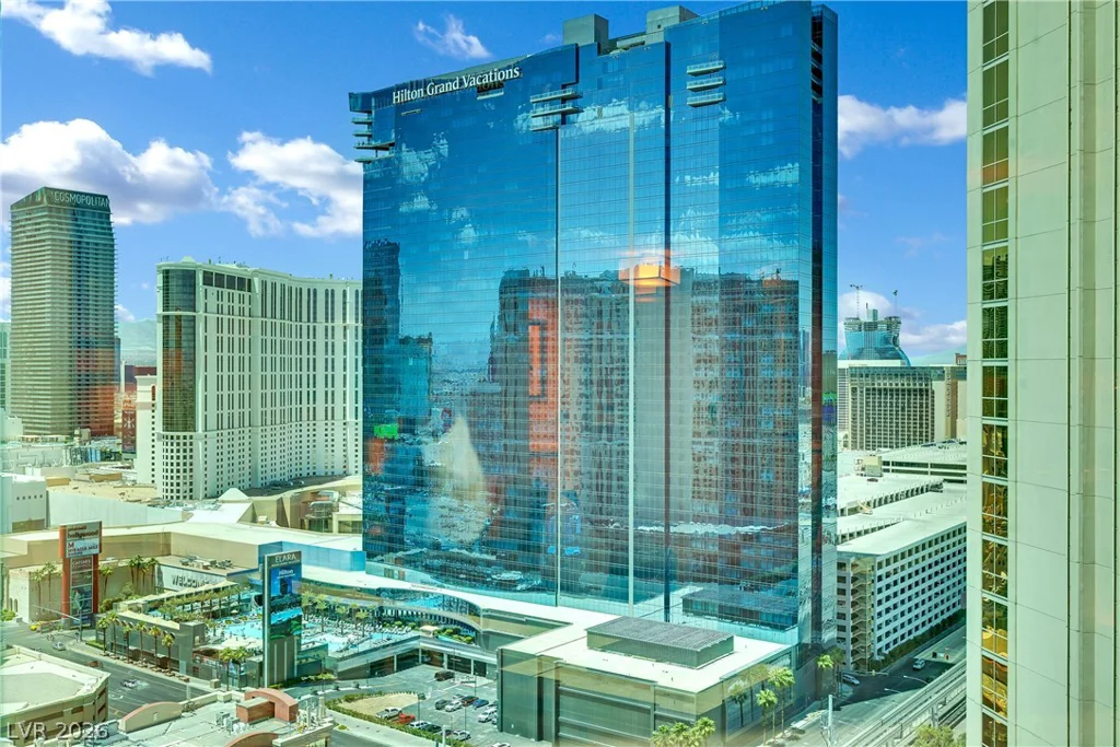 135 Harmon, Las Vegas, NV 89109