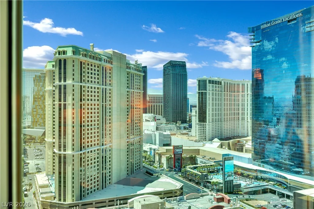 135 Harmon, Las Vegas, NV 89109