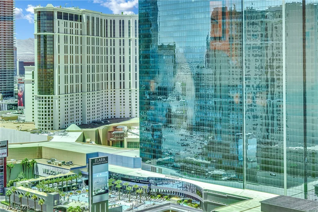 135 Harmon, Las Vegas, NV 89109