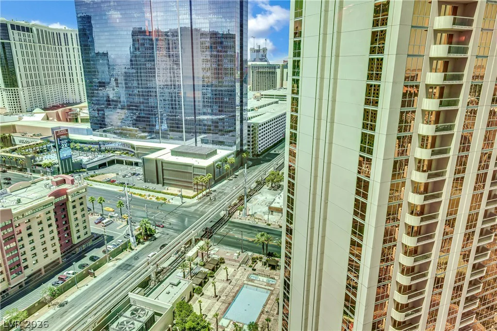 135 Harmon, Las Vegas, NV 89109