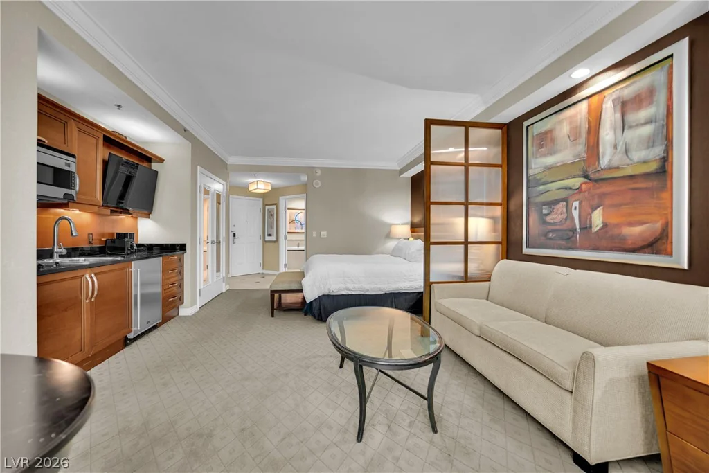 135 Harmon, Las Vegas, NV 89109