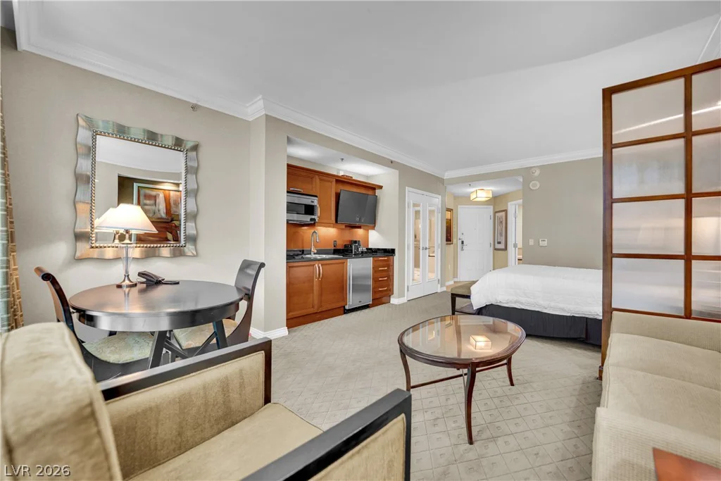 135 Harmon, Las Vegas, NV 89109