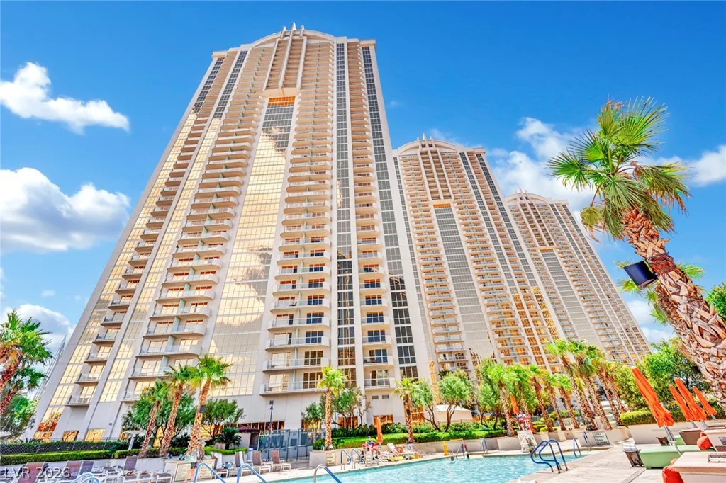 135 Harmon, Las Vegas, NV 89109
