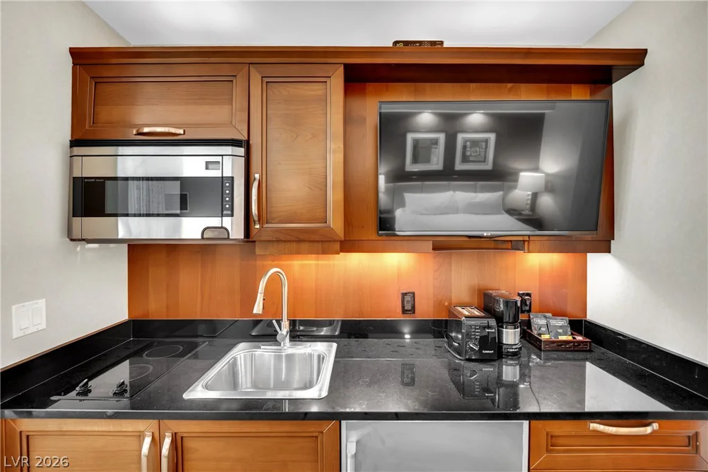 135 Harmon, Las Vegas, NV 89109