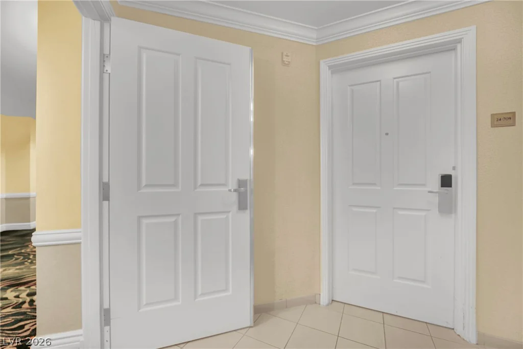 135 Harmon, Las Vegas, NV 89109