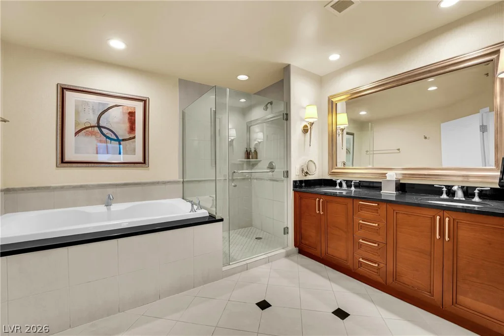 135 Harmon, Las Vegas, NV 89109