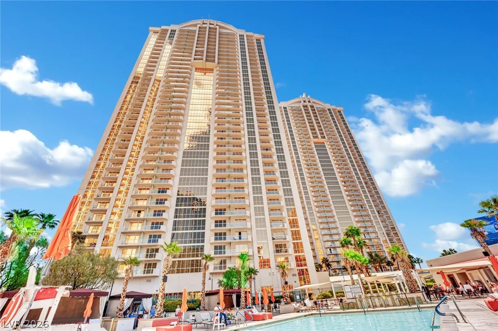 135 Harmon, Las Vegas, NV 89109