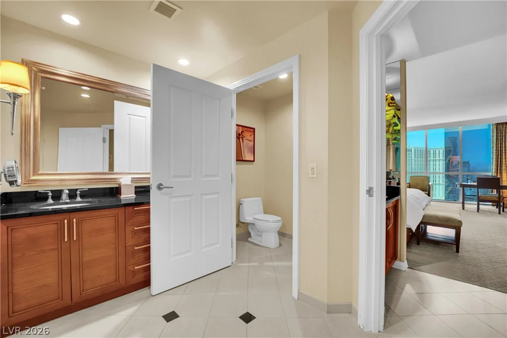 135 Harmon, Las Vegas, NV 89109