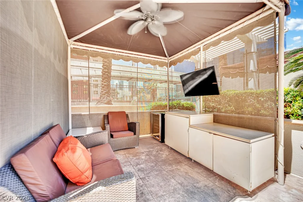 135 Harmon, Las Vegas, NV 89109